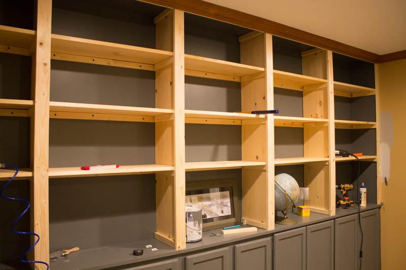 Build A Built in Bookshelf